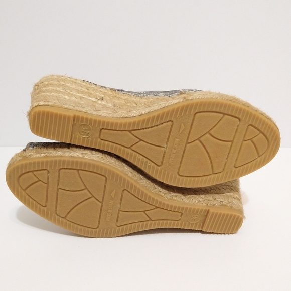 NWOT Vidorreta Espadrille Gold/Silver Lace Patterned Wedge Sandal Size 8 - Picture 8 of 8